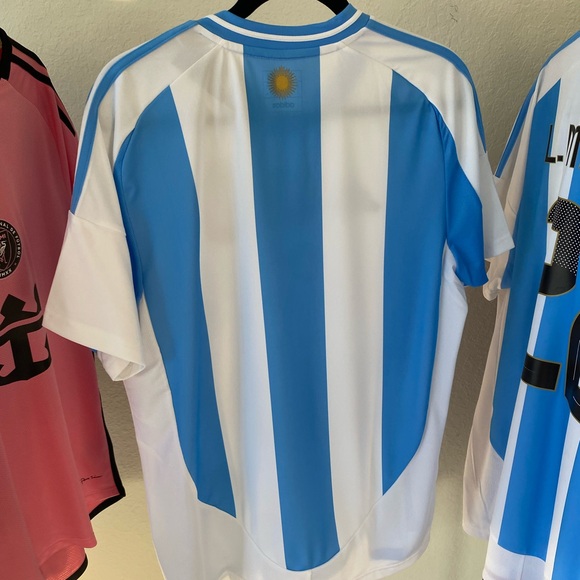 Adidas 2024 Argentina Home Soccer Jersey. Size XL. #22 Lautaro Martínez. - Picture 10 of 14